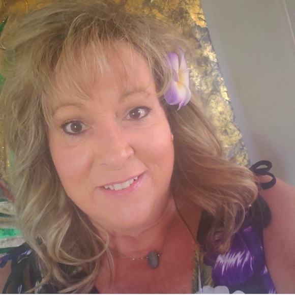 FOLLOW ANNASPOSHALLEY TO 450k - Picture 2 of 4